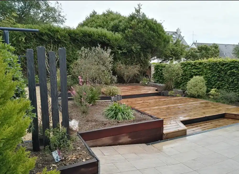 Lame de terrasse bois - Pin du Nord - 27 x 145 mm - biseaute - 2 faces lisses - classe 4 brun Retour Gratuit