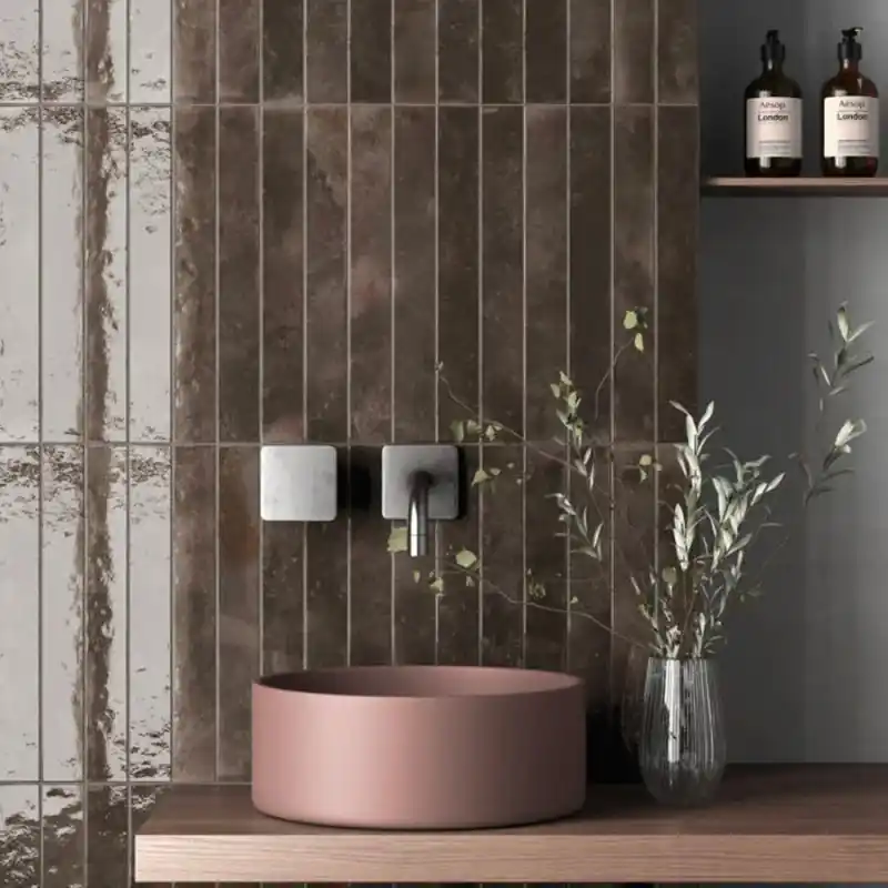 Offre Limitée Carrelage mur intérieur aspect zellige Bali black hat brillant 5x40 cm