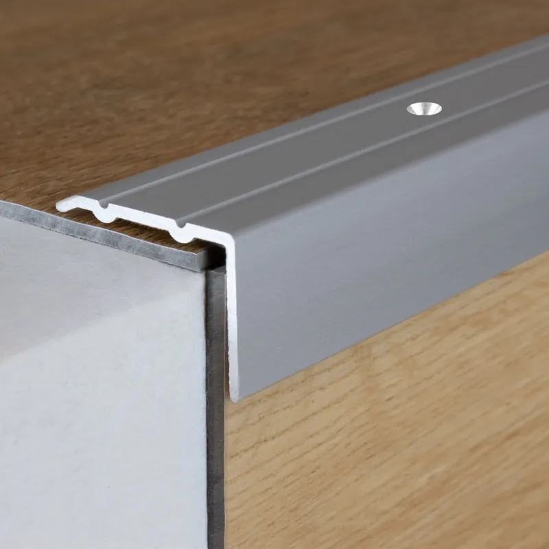 Petit Prix Cornière 24.5 mm type 8889 aluminium anodisé à visser