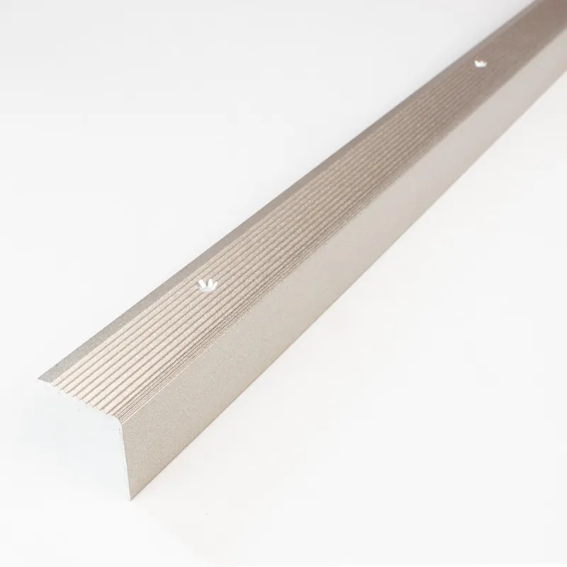 Nouvel Arrivage PROVISTON Nez de marche & cornières Severina hauteur 30 x 30 x 2000 mm Aluminium émaillé spécial